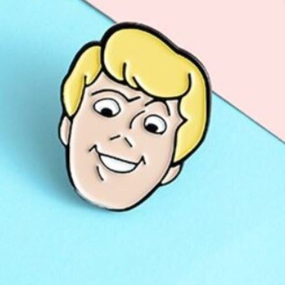 Fred from Scooby Doo Pin Brooch - Picture 3 of 3